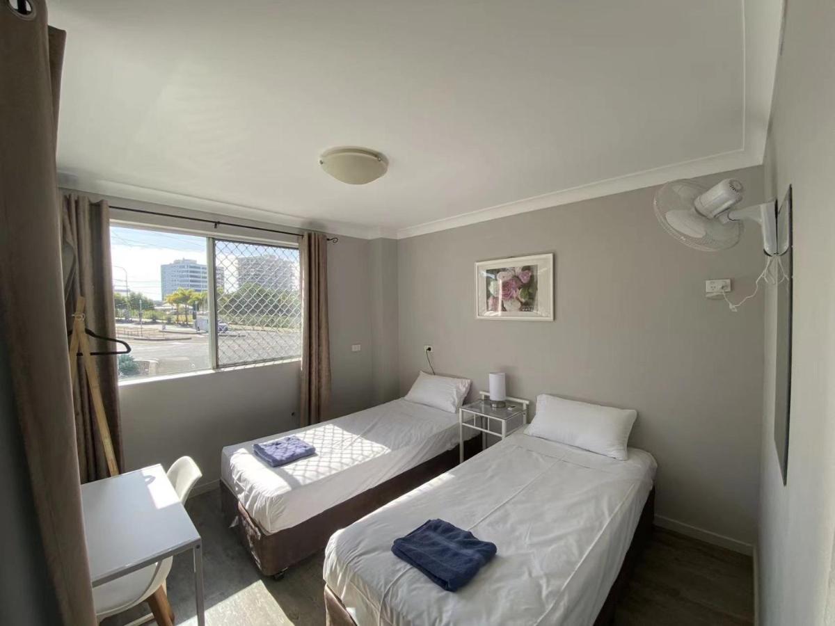 Homely Inn Hostel Гоулд Коуст Екстериор снимка